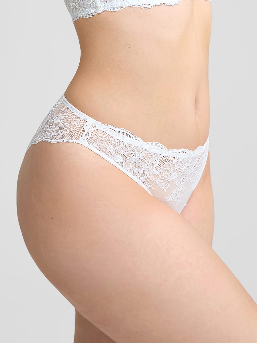 Elegant Low-Rise Lace Panties with Antibacterial Cotton Comfort